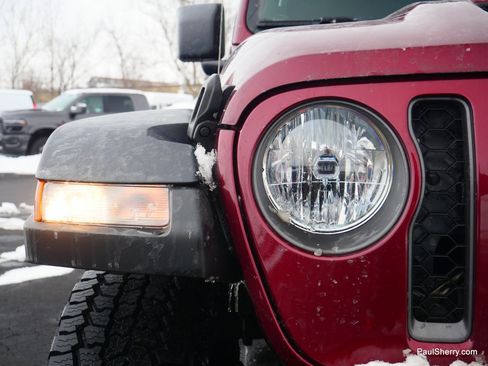 Used 2022 Jeep Gladiator Mojave w/ Cold Weather Group image 13