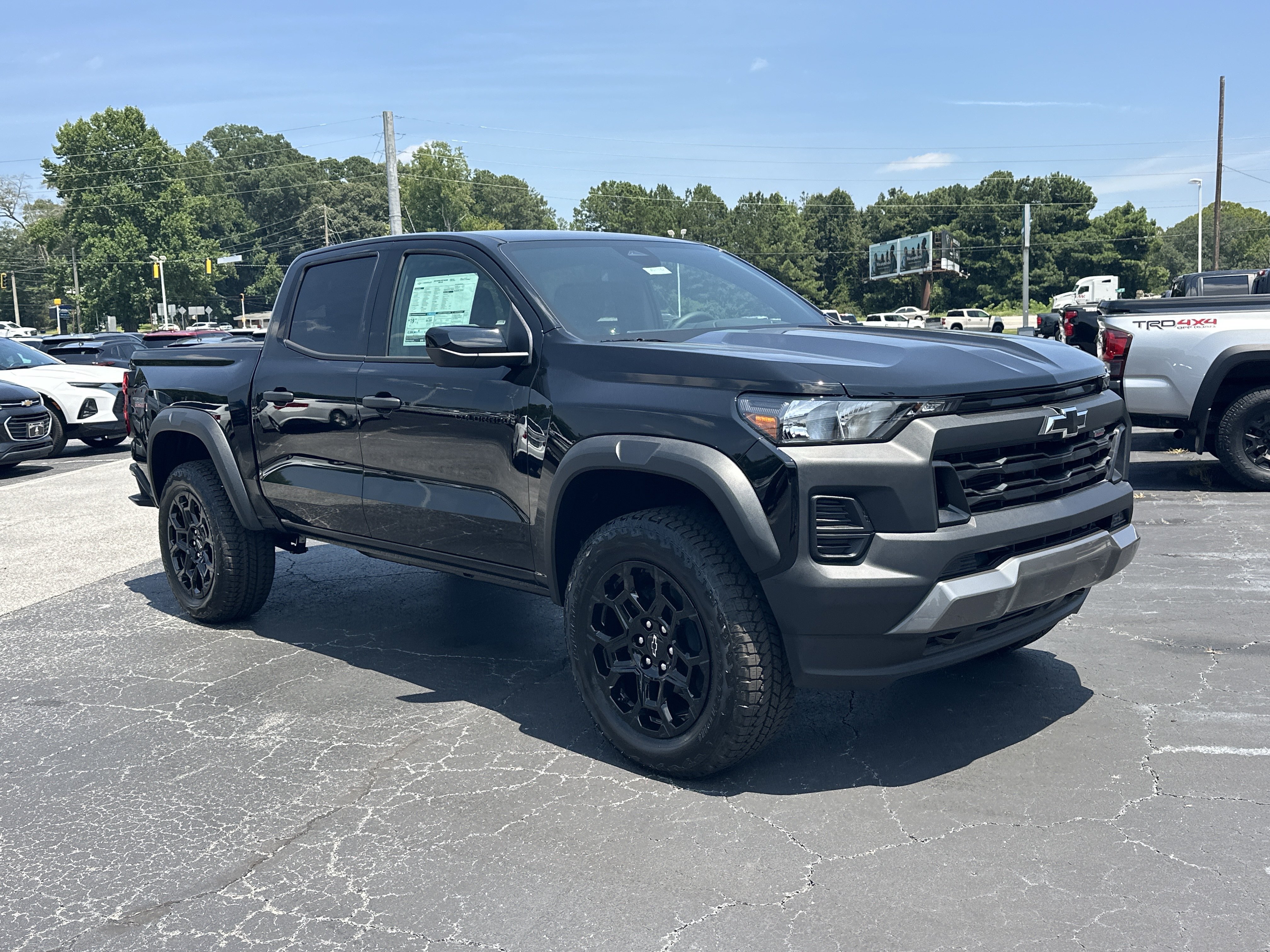 New 2026 Chevrolet Colorado Trail Boss AWD/4WD image 2