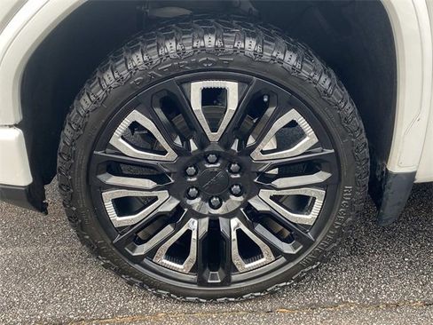 Used 2024 GMC Sierra 1500 Denali Ultimate image 12