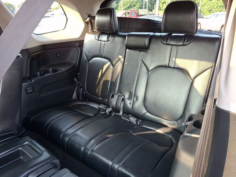 Used 2025 Honda Pilot Elite image 11