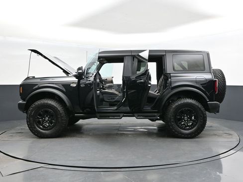 Used 2023 Ford Bronco Wildtrak image 47