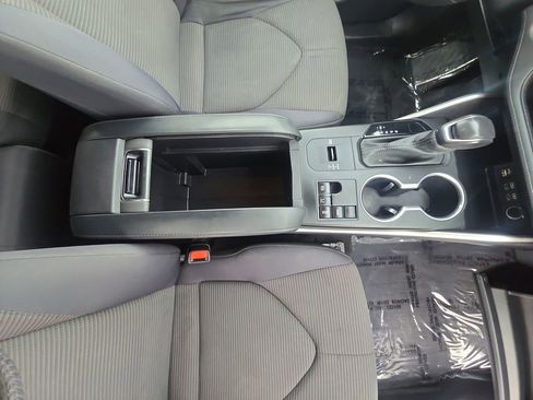 Used 2023 Toyota Highlander LE image 18