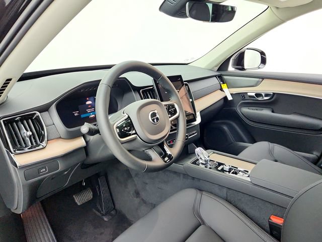 New 2026 Volvo XC90 B6 Plus w/ Protection Package Premier AWD/4WD image 16