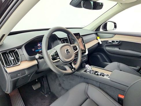 New 2026 Volvo XC90 B6 Plus w/ Protection Package Premier image 16