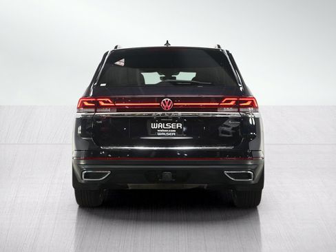 Used 2024 Volkswagen Atlas SE w/ Black Wheel Package AWD/4WD image 4