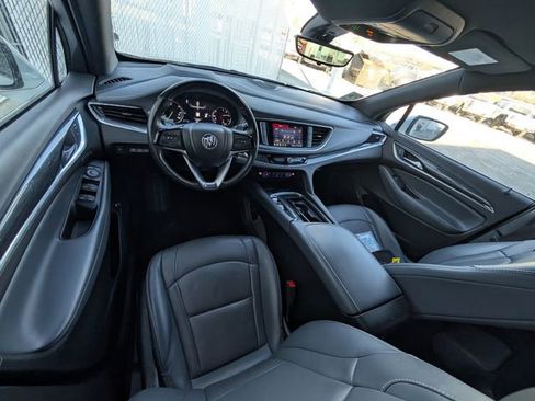 Used 2024 Buick Enclave Premium image 7