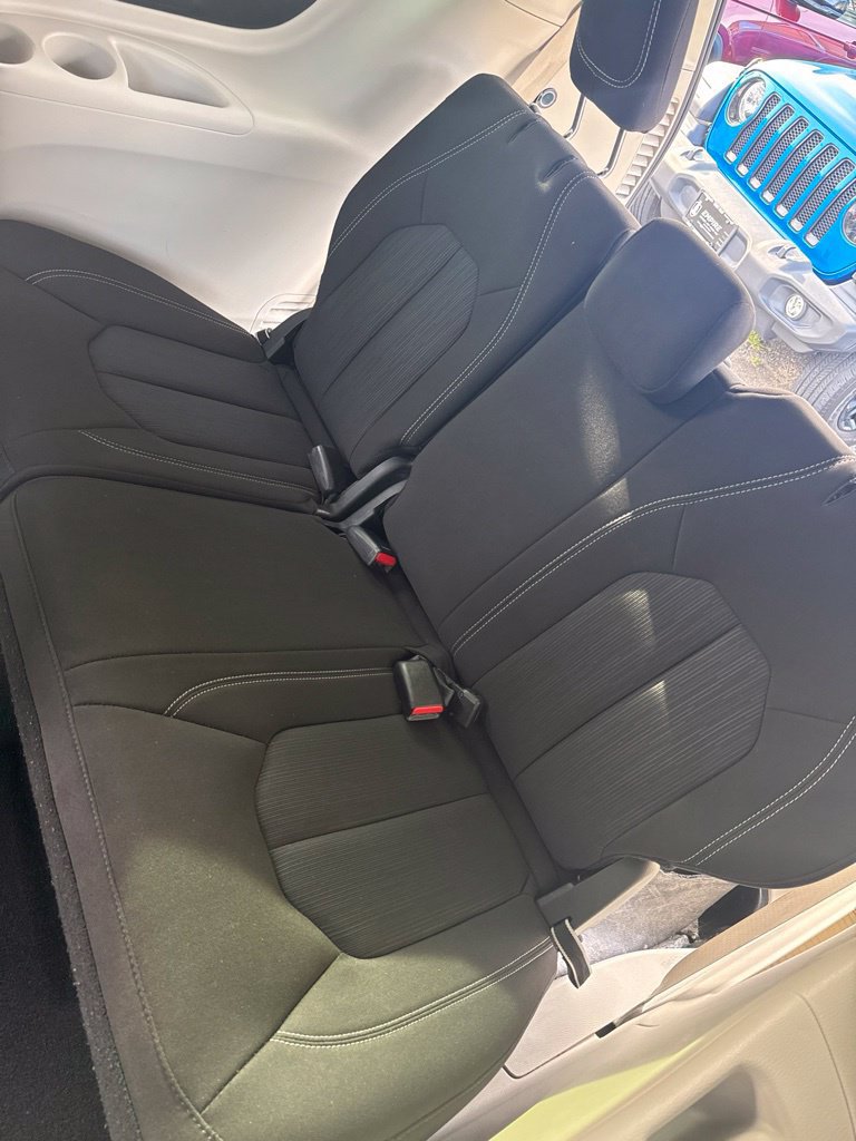 Used 2023 Chrysler Voyager LX FWD image 19