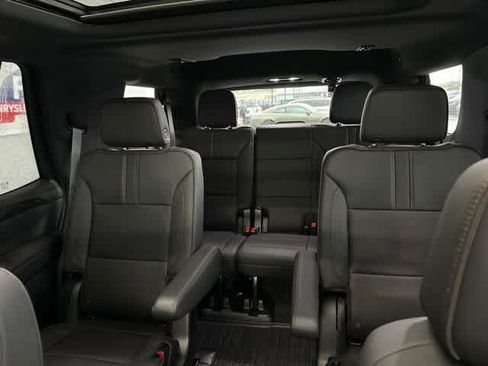 Used 2023 Chevrolet Tahoe RST w/ Luxury Package AWD/4WD image 18