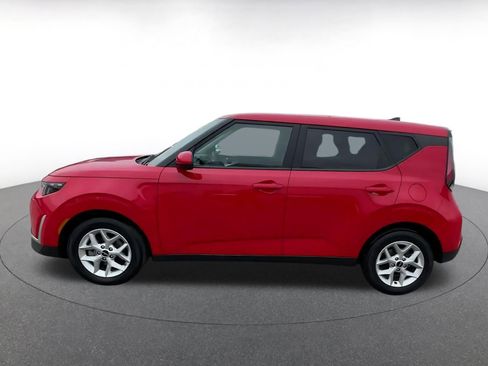 Used 2025 Kia Soul LX w/ LX Technology Package image 9