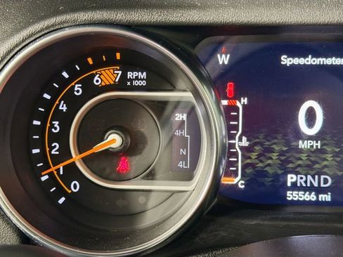 Used 2021 Jeep Wrangler Unlimited Sahara w/ Uconnect 4C Nav & Sound Group AWD/4WD image 13