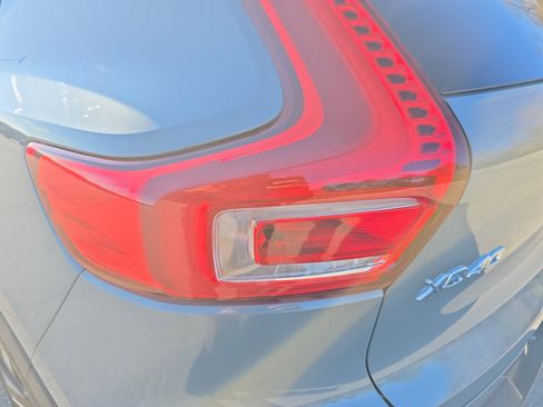 Used 2023 Volvo XC40 B5 Ultimate w/ Protection Package Premier image 33