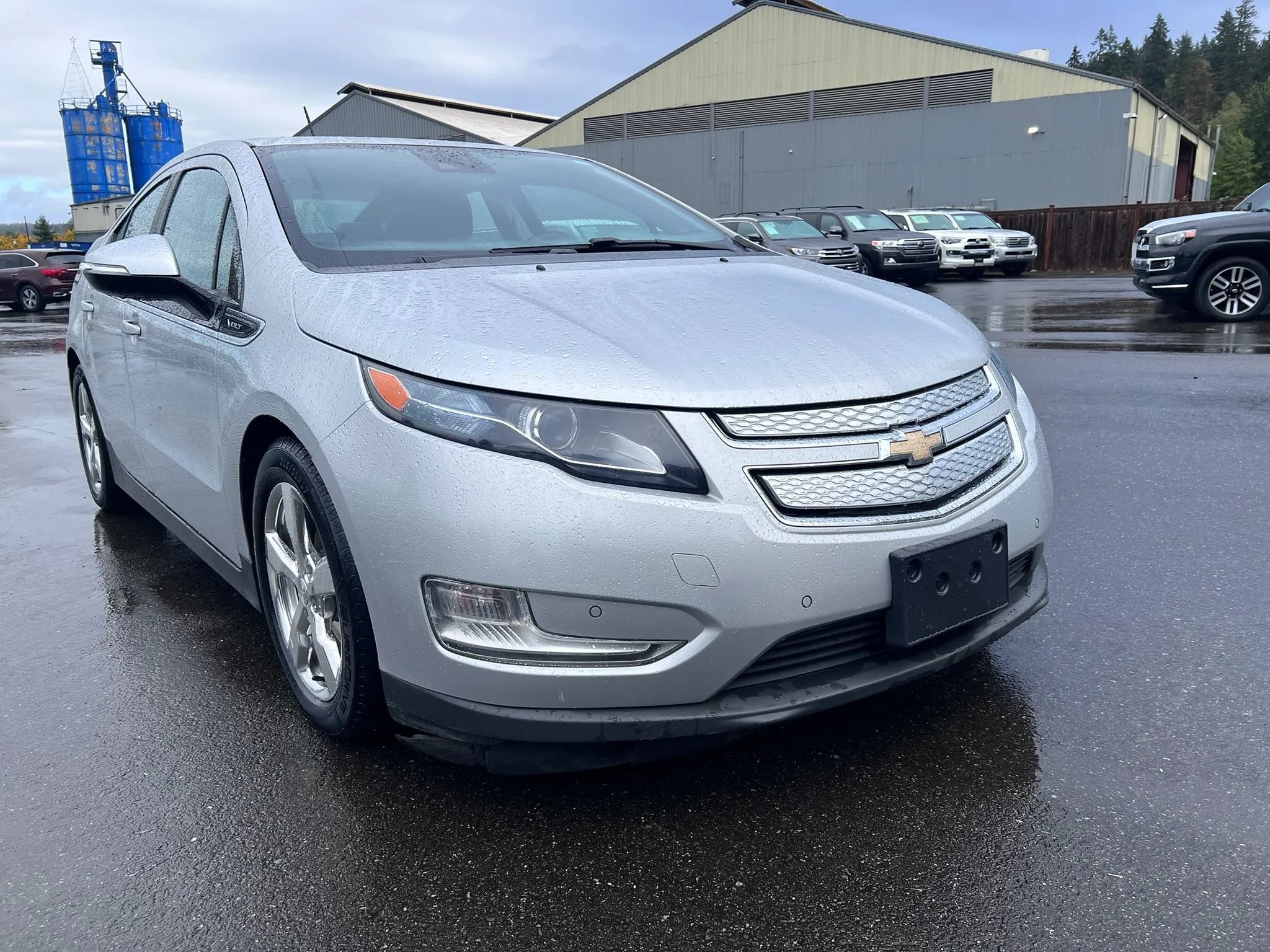 Used 2015 Chevrolet Volt Premium w/ Premium Trim Package FWD image 1
