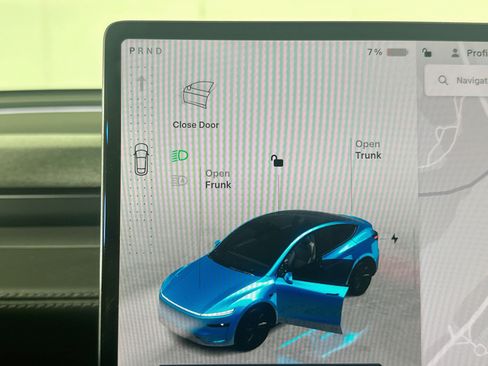 Used 2026 Tesla Model Y 2WD image 23