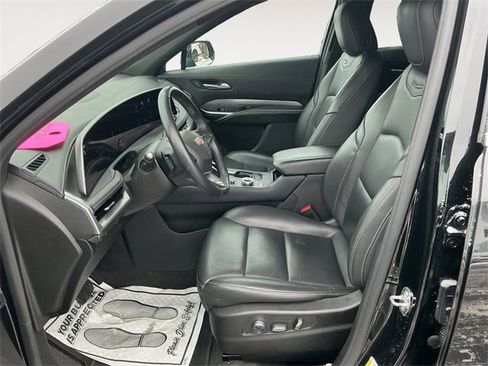 Certified 2024 Cadillac XT4 Premium Luxury image 9