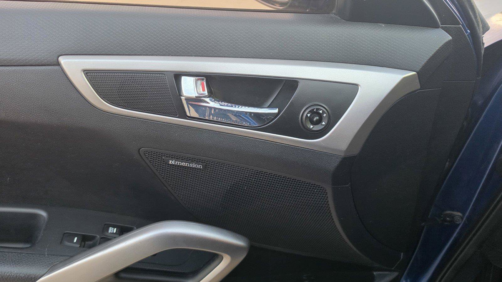 Used 2017 Hyundai Veloster Value Edition FWD image 24