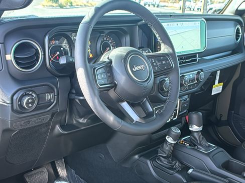 New 2025 Jeep Gladiator Sport image 23