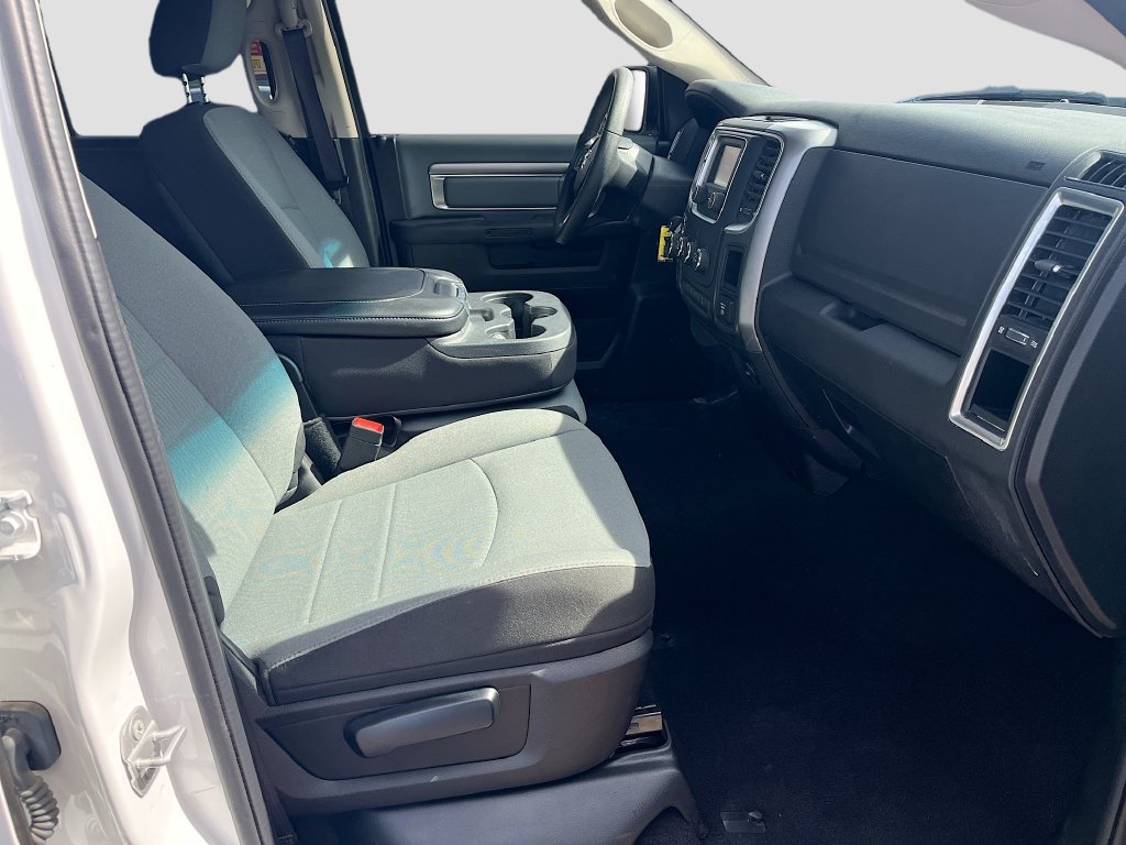Used 2022 RAM 1500 Classic SLT AWD/4WD image 25