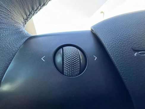 Used 2023 Tesla Model Y Performance AWD/4WD image 28