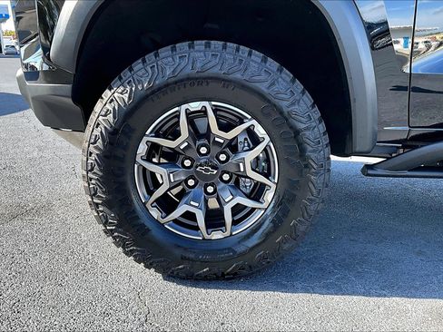 Certified 2026 Chevrolet Colorado ZR2 w/ Technology Package AWD/4WD image 9