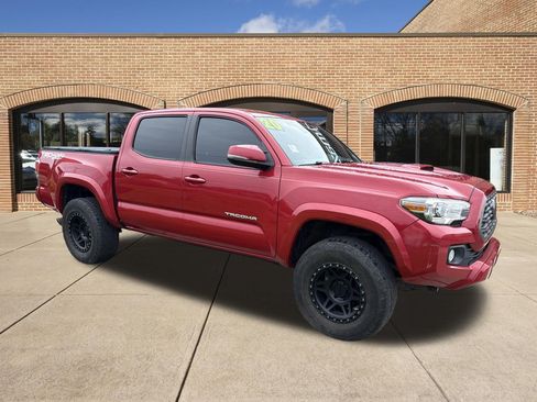 Used 2020 Toyota Tacoma TRD Sport AWD/4WD image 1