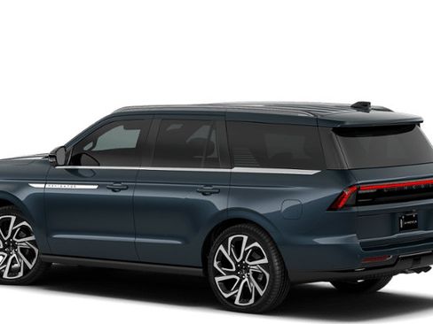 New 2026 Lincoln Navigator Reserve AWD/4WD image 25