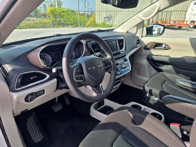 Used 2024 Chrysler Voyager LX FWD image 12