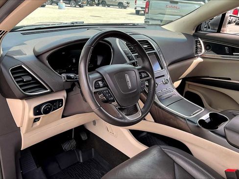 Used 2019 Lincoln Nautilus Reserve image 15