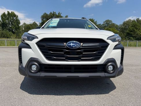 Used 2025 Subaru Outback Onyx Edition AWD/4WD image 6