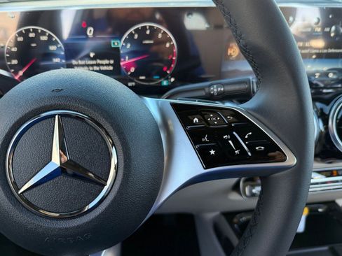 New 2026 Mercedes-Benz GLB 250 image 25