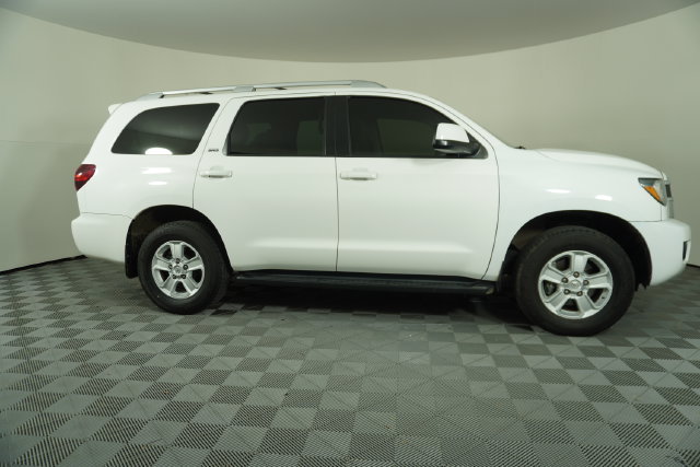 Used 2019 Toyota Sequoia SR5 AWD/4WD image 8