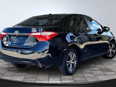 Used 2017 Toyota Corolla LE FWD image 6
