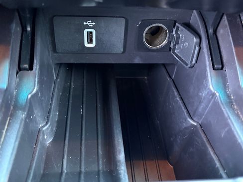 Used 2017 Ford Explorer XLT w/ Equipment Group 202A FWD image 28