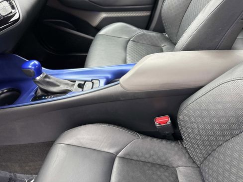 Used 2021 Toyota C-HR Limited image 15