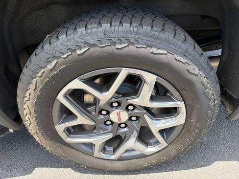 Used 2025 GMC Sierra 1500 SLT w/ SLT Premium Package AWD/4WD image 19