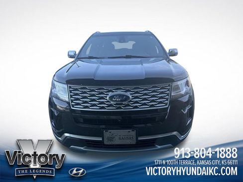 Used 2018 Ford Explorer Platinum AWD/4WD image 4