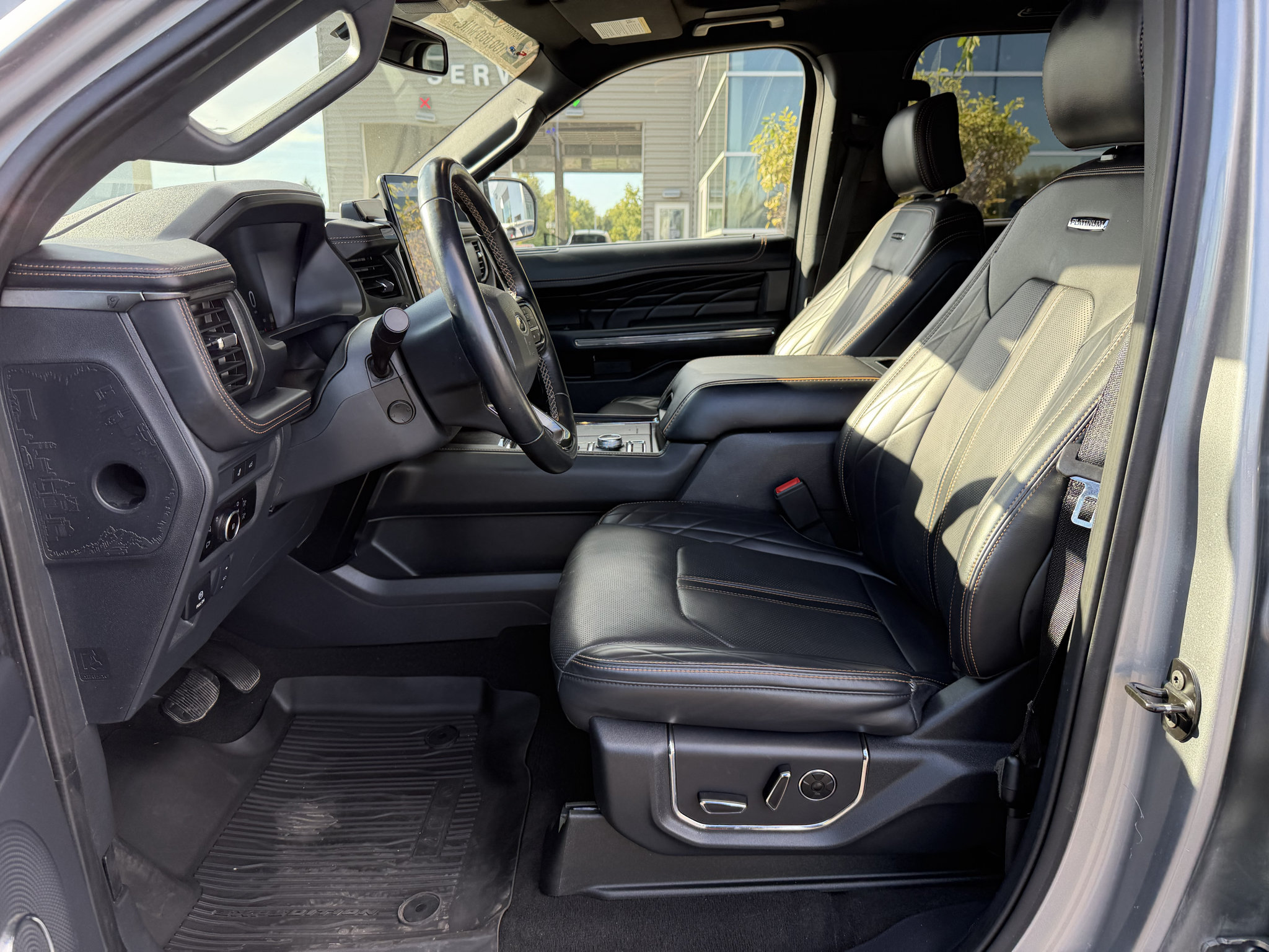 Used 2024 Ford Expedition Platinum AWD/4WD image 22