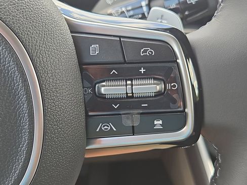 New 2026 Kia Carnival SX image 32