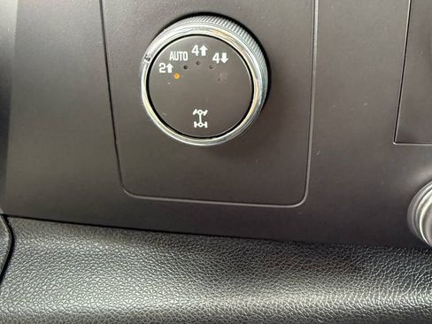 Used 2011 GMC Sierra 1500 SLE w/ Power Tech Package AWD/4WD image 13