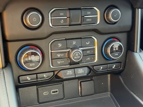 Used 2021 Chevrolet Tahoe LT AWD/4WD image 27