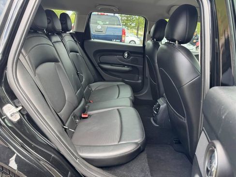 Used 2016 MINI Cooper Clubman FWD image 15