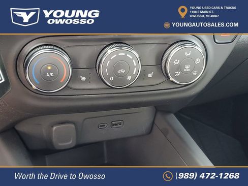 Used 2024 Chevrolet Trax RS FWD image 15