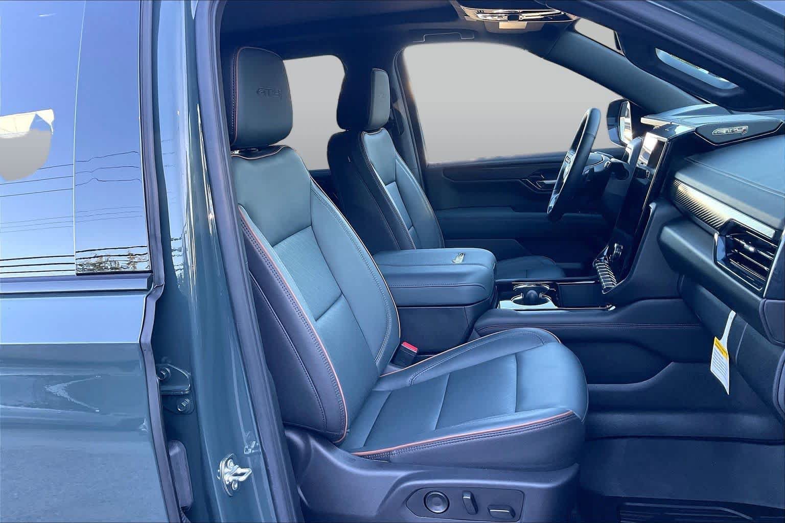 Used 2026 GMC Yukon XL AT4 w/ AT4 Premium Package AWD/4WD image 9