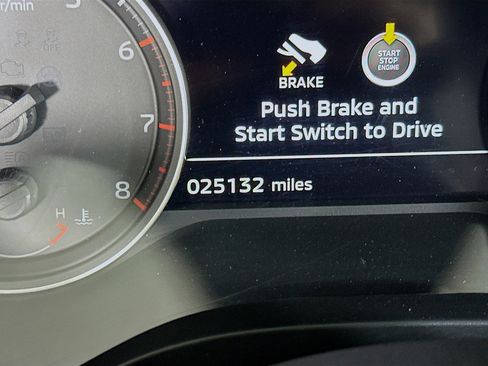 Used 2025 Mitsubishi Outlander SE FWD image 19