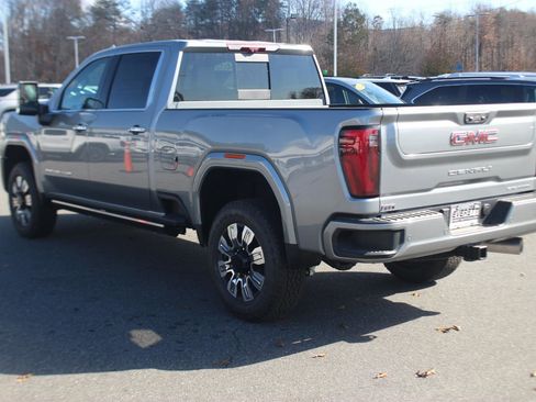 New 2026 GMC Sierra 2500 Denali w/ Denali Reserve Package image 5
