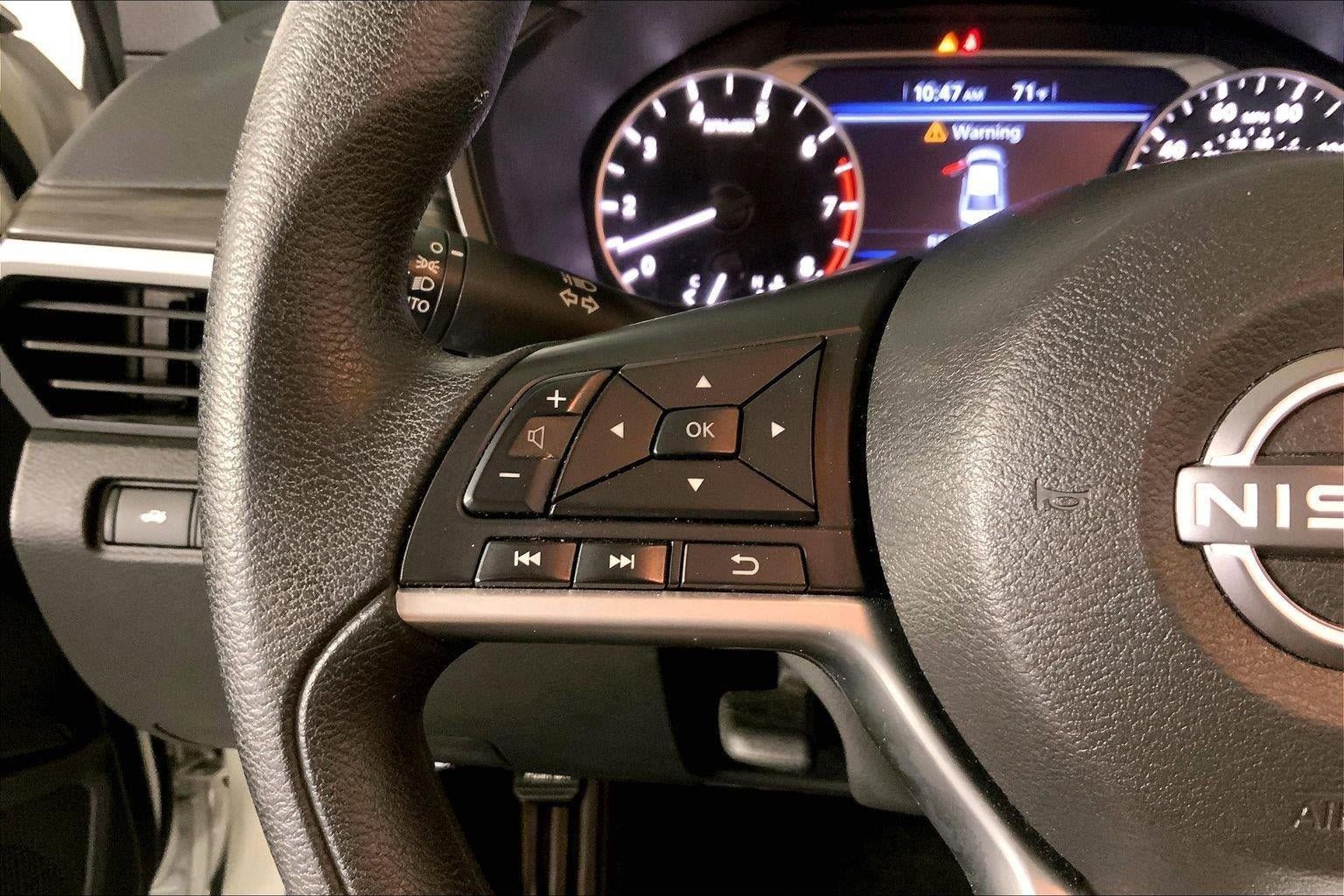 Used 2025 Nissan Altima 2.5 SV FWD image 18