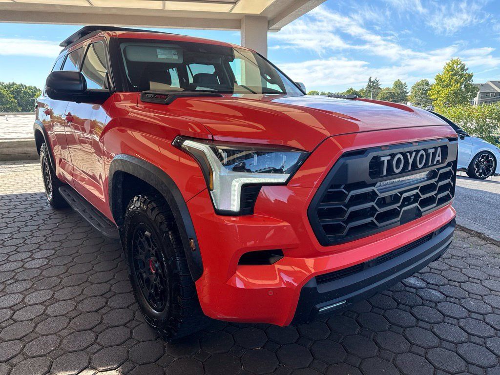 Used 2023 Toyota Sequoia TRD Pro AWD/4WD image 4