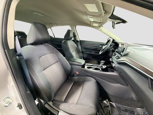 Used 2024 Nissan Altima 2.5 SV FWD image 26