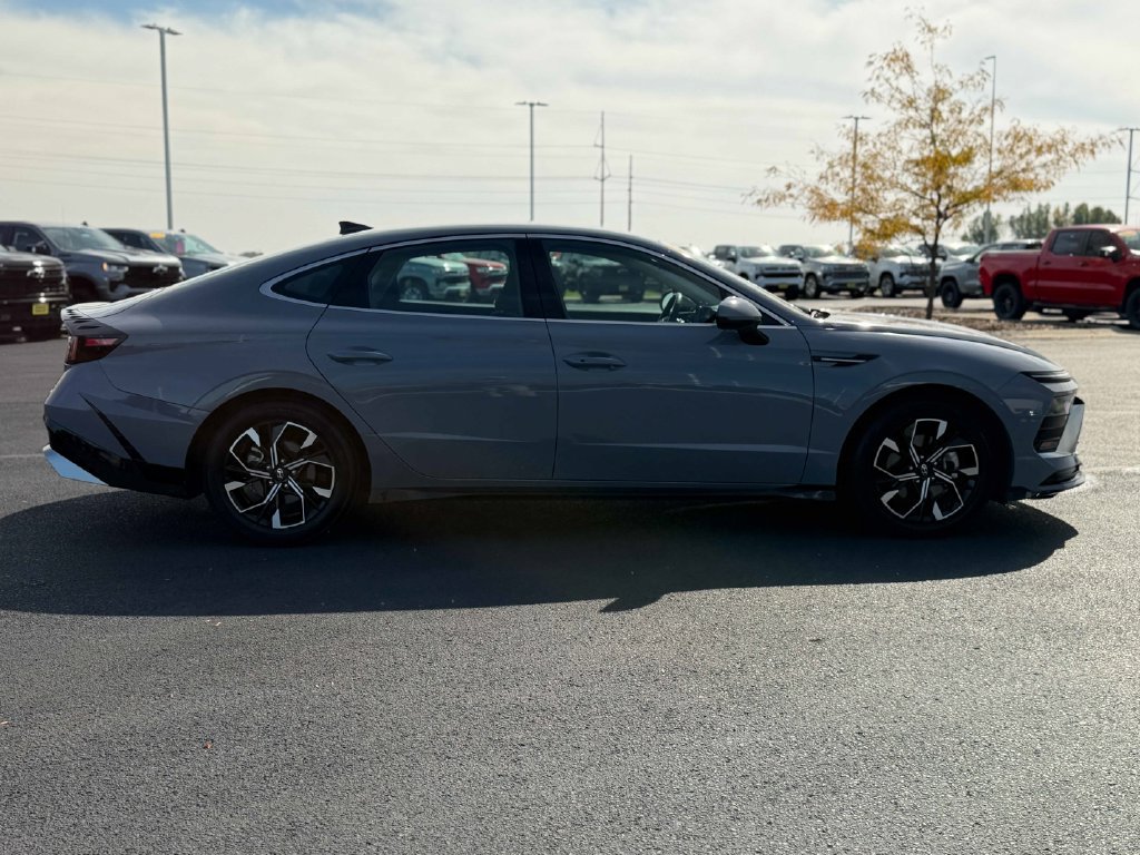 Used 2025 Hyundai Sonata SEL FWD image 6