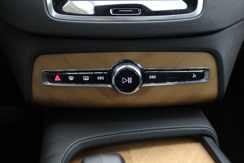 Used 2023 Volvo XC90 B6 Plus w/ Protection Package Premier AWD/4WD image 35
