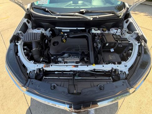 Used 2024 Chevrolet Equinox LT FWD image 36